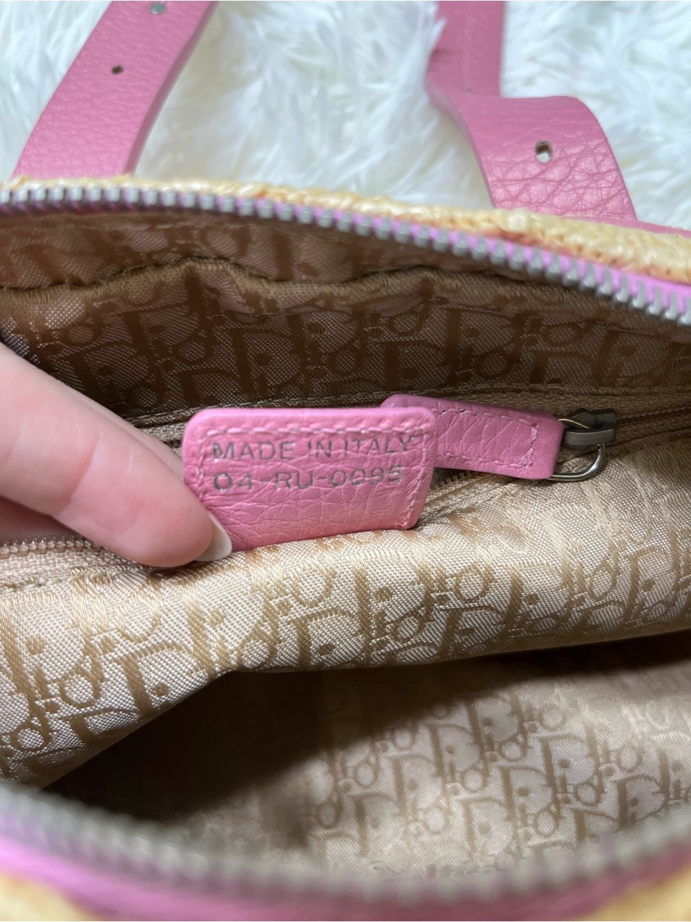 Limited Edition 2005 Dior Floral Wicker and Pink Raffia Flower Vintage Hand Bag - Picture 8 of 8